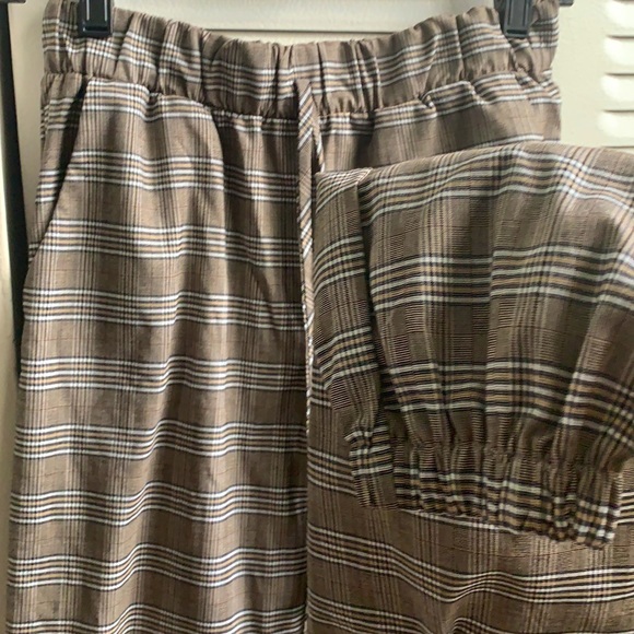 Plaid, skinny, cuffed at the ankle super cute pants - Picture 3 of 4